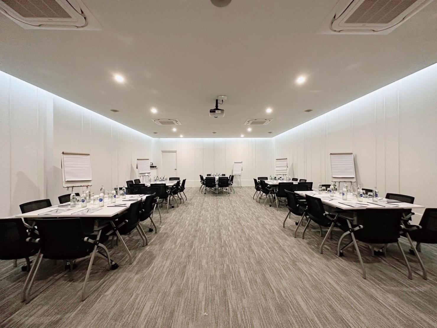 בנגקוק Wellness Stay & Hotel Sukhumvit 107 מראה חיצוני תמונה
